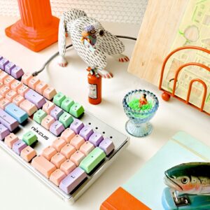 white and pink plastic building blocks